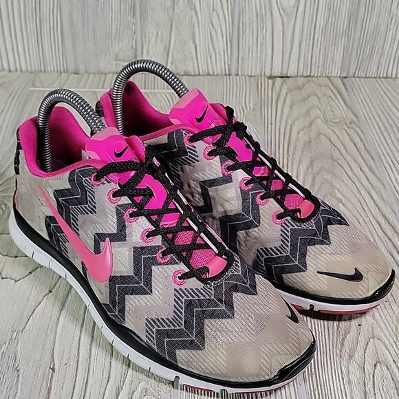 Nike TR Fit 3 Chevron Print Running Sneakers Womens Size 7 - Picture 9 of 12